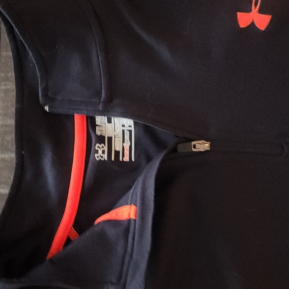 Under Armour lightweight jacket/shirt - Picture 3 of 3